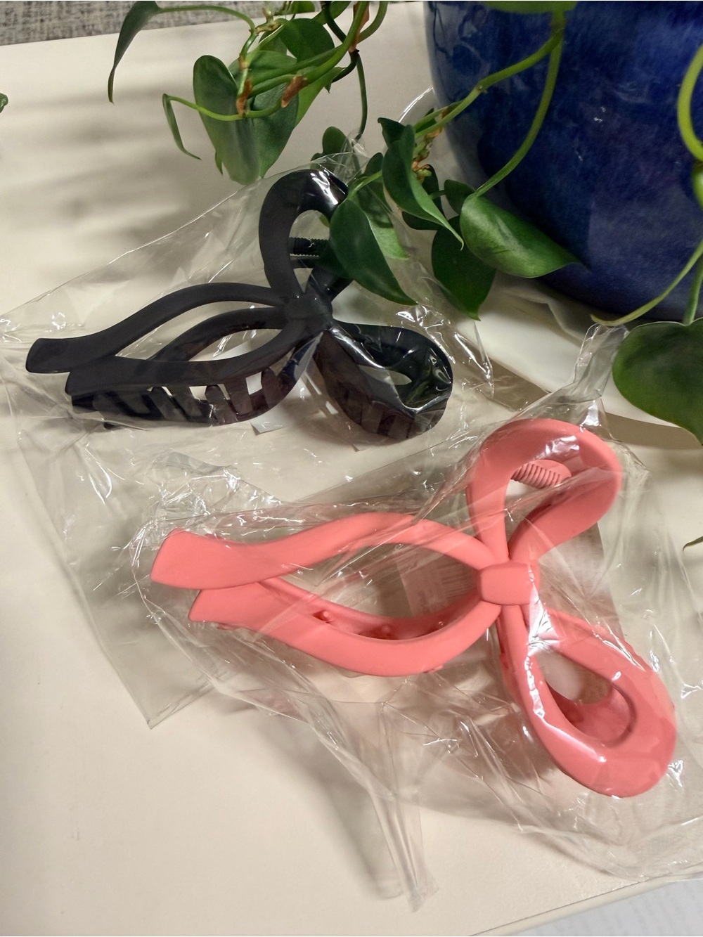 Women’s Bow Hair Clip In Pink and Black ✨NWT✨